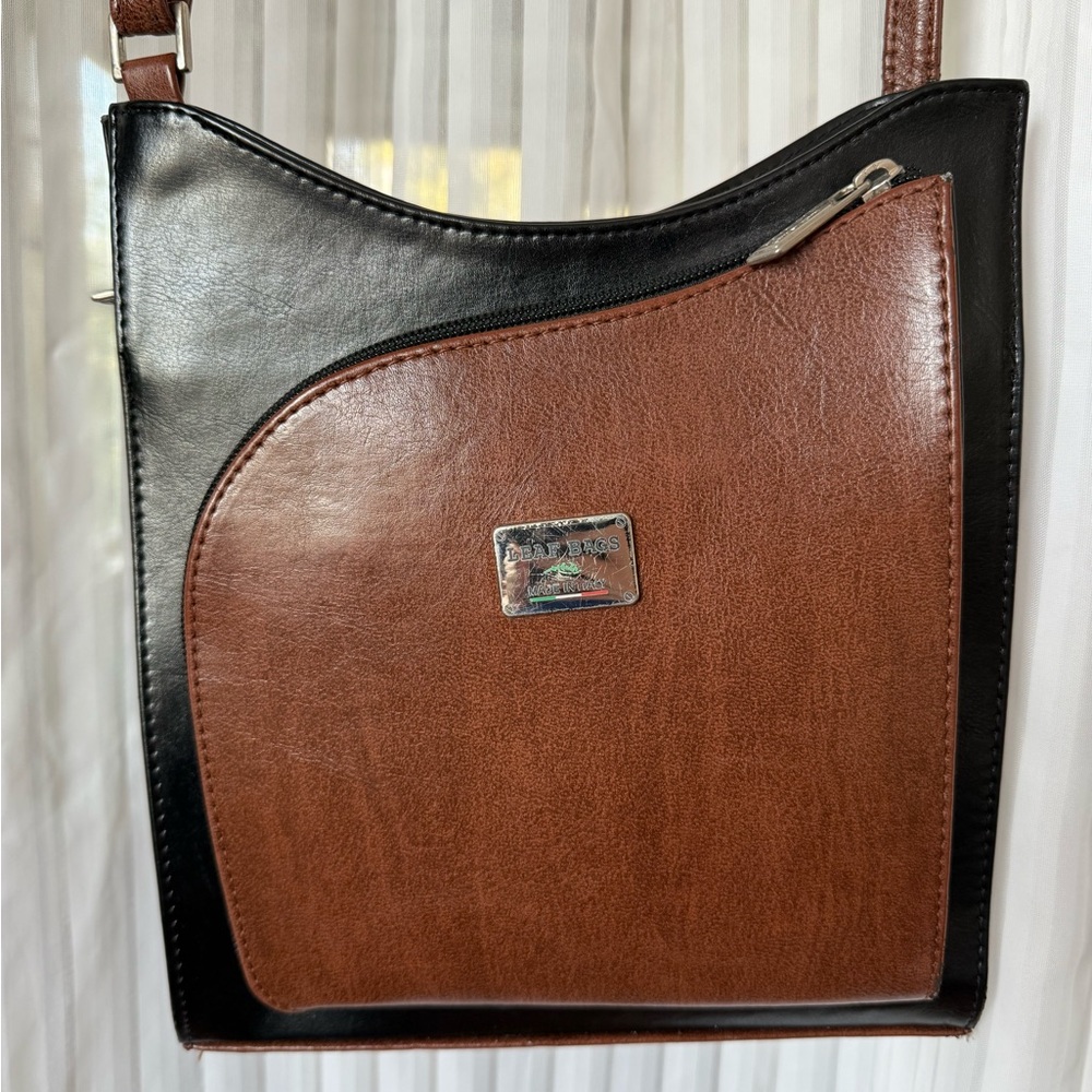 Leaf Leather cross-body bag (handmade in Naples, Italy) 

10in x 9in
NWOT